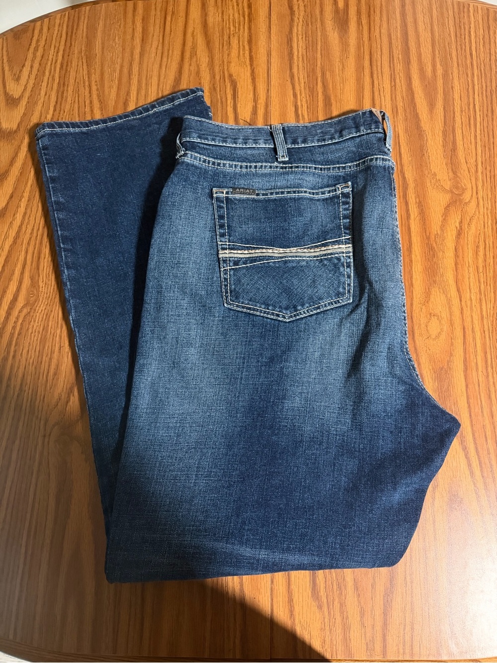Ariat Men’s Straight Leg Indigo Blue Jeans with Contrast Stitching